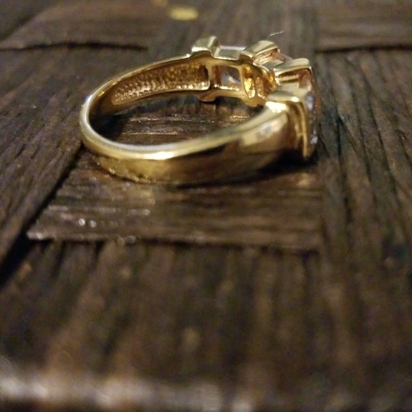 Ring - Picture 5 of 8